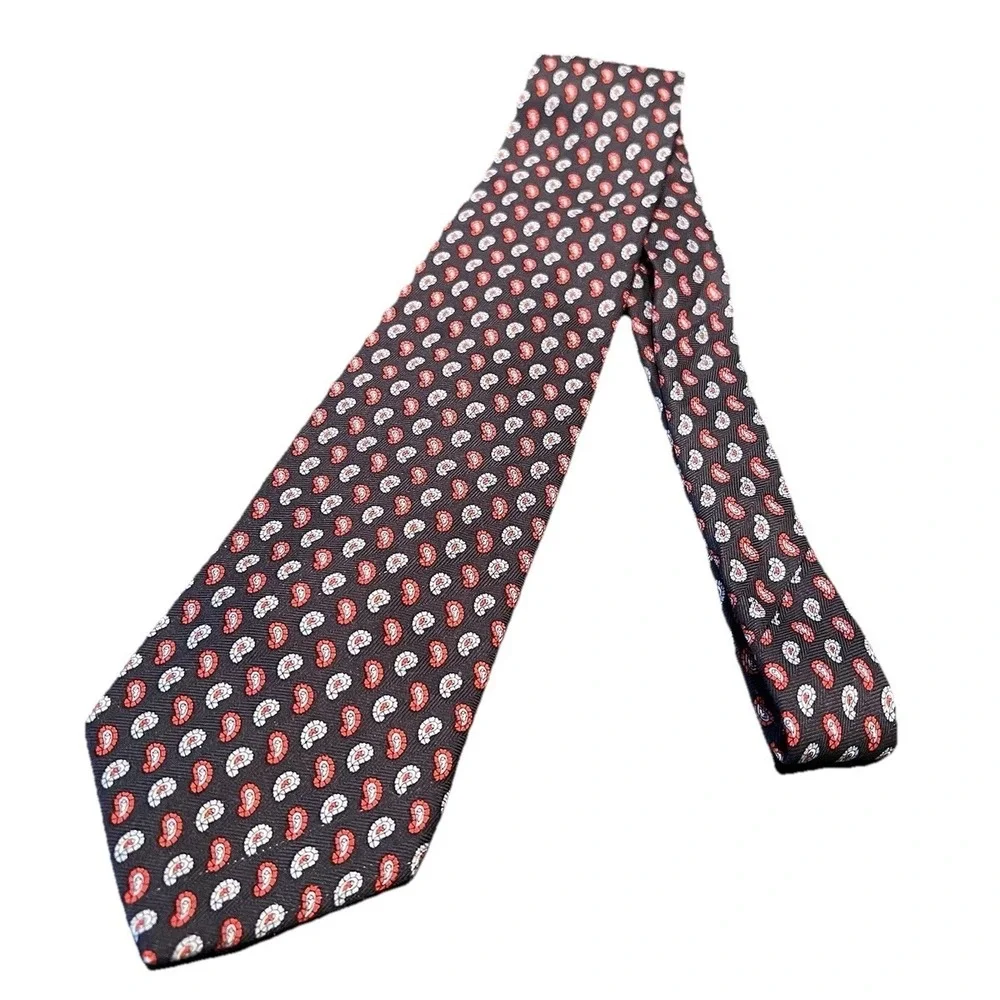 Brooks Brothers Silk Navy Blue With‎ Red And White All Over Paisley Pattern Tie